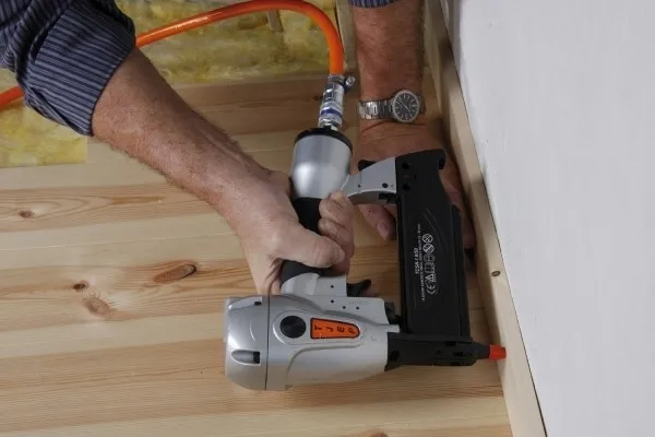 Tjep ST-15/50 Bradsnagler für Stahlbrads